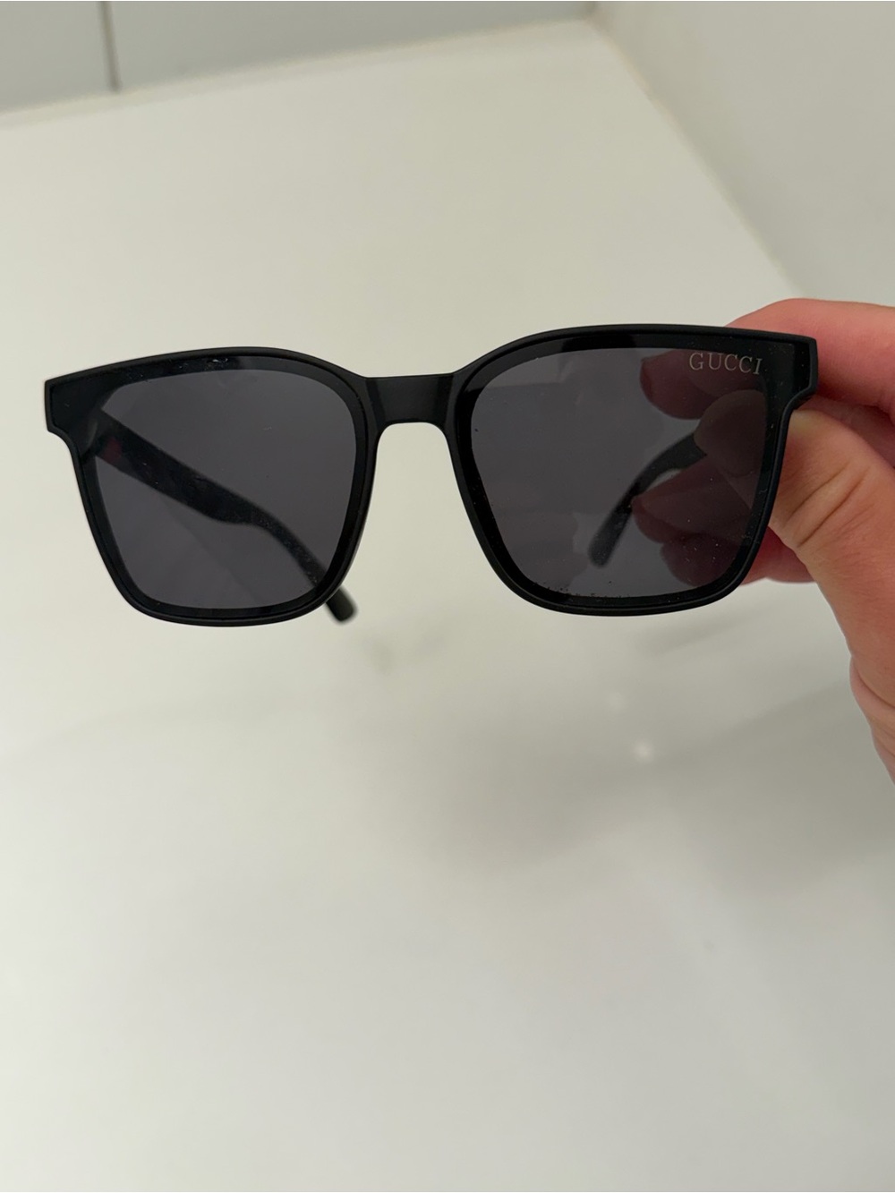 Gucci Black Square Sunglasses with Green & Red Web Stripe - Picture 12 of 12
